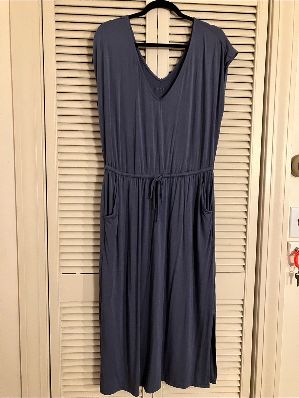 torrid Size 1x Steel Blue V-Neck Midi Dress with Drawstring Waist